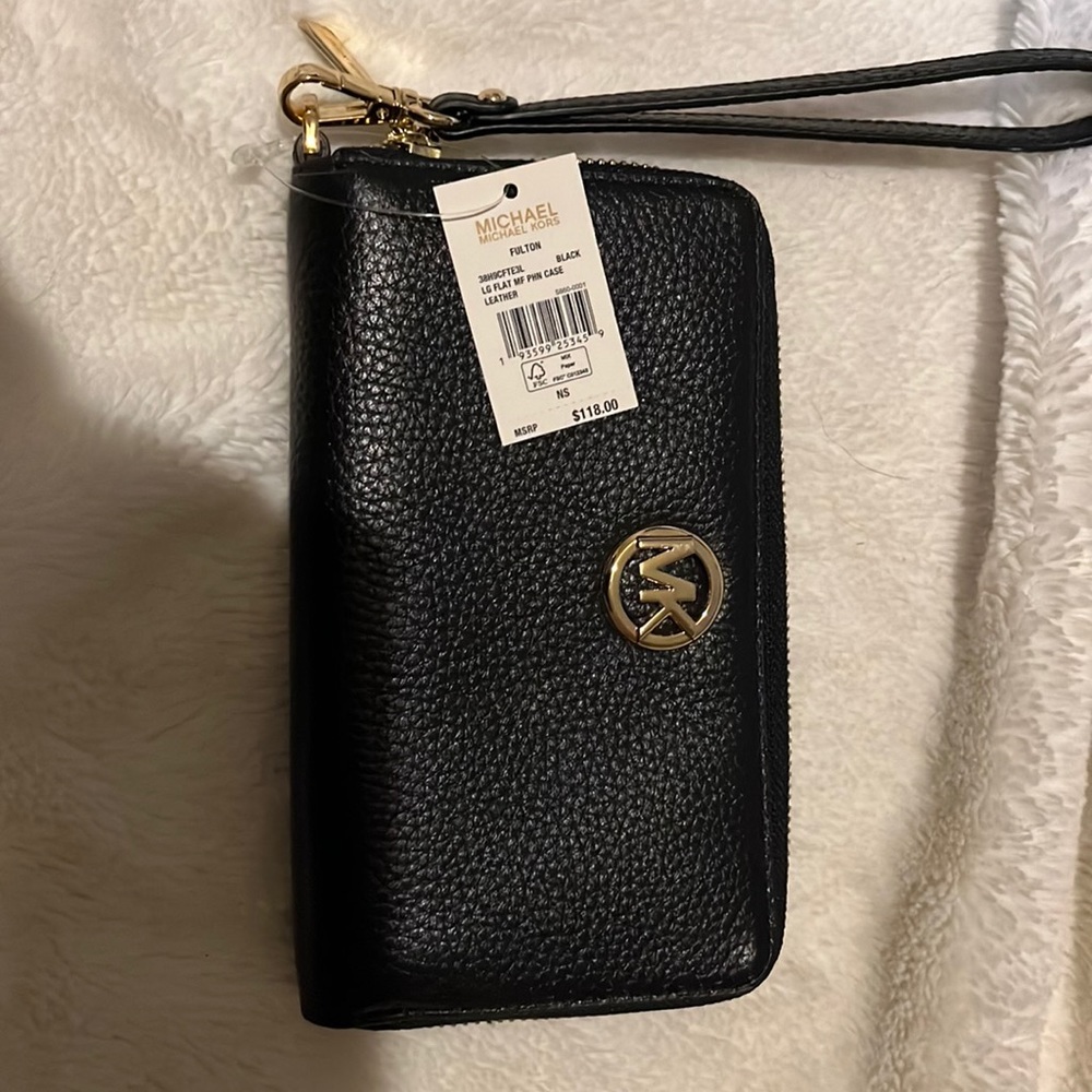 NWT Michael Kors “Fulton” LG flat MF phone case leather black